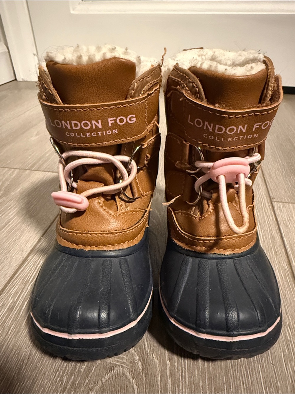 London Fog Tan and Navy Kids' Snow Boots with Pink Details toddler size 5